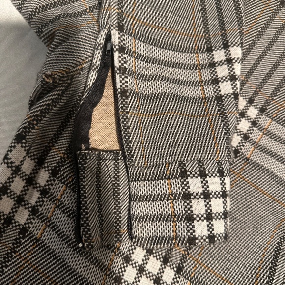 Zara Plaid Trousers, Zipper Ankle Peg Leg, Size M - Picture 8 of 9